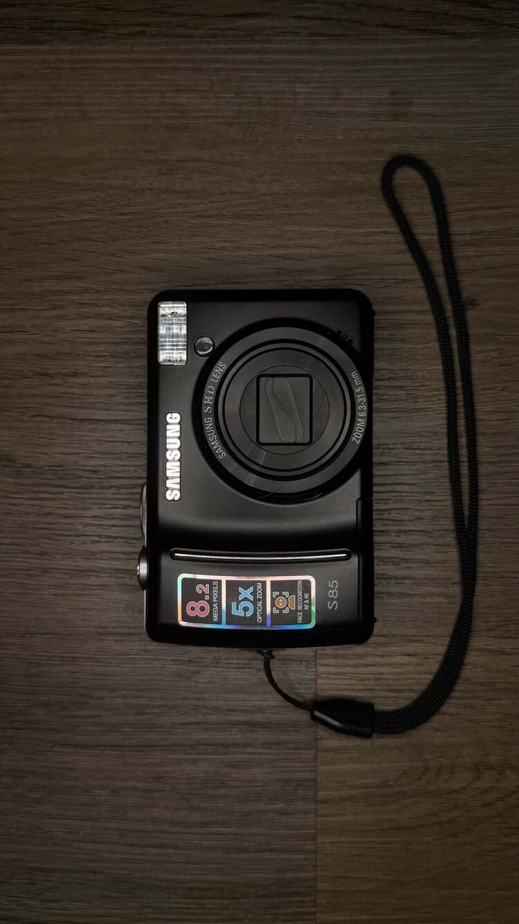 Samsung S85 Digital Camera Black 8.2MP 5x Optical Zoom